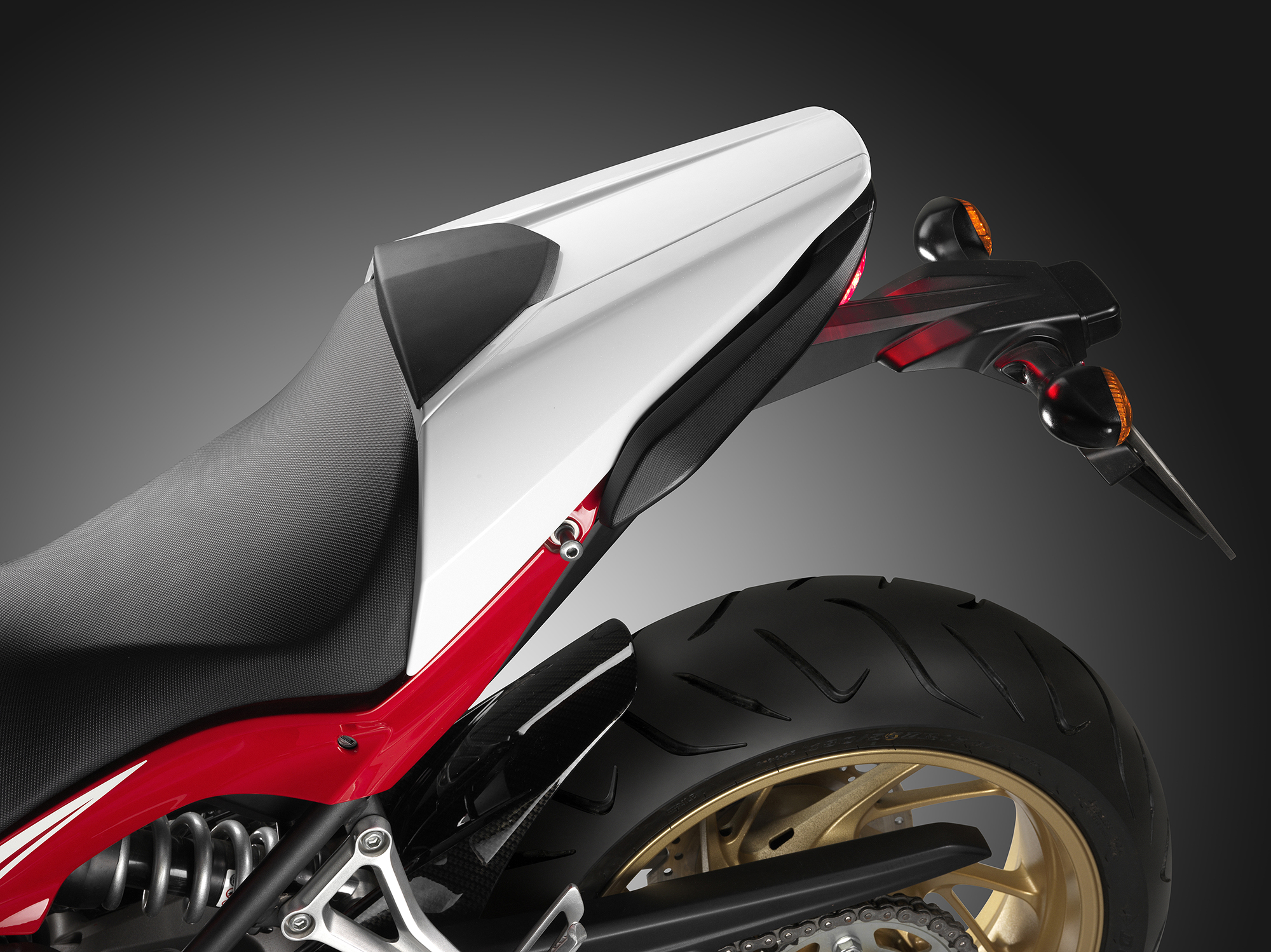 Cubierta de rueda trasera en aspecto de carbono Original Honda CB 650 F/ CBR 650 F