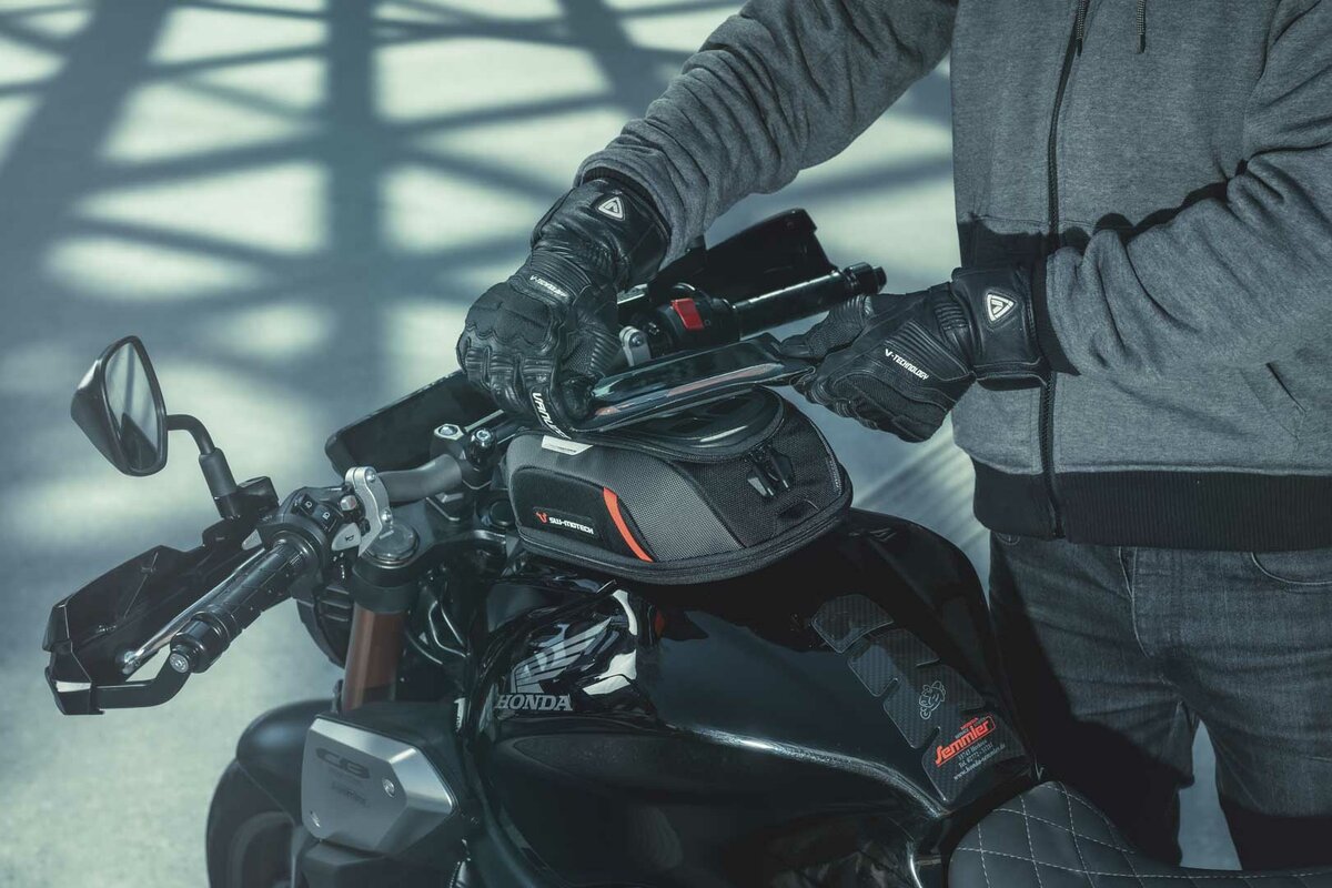 SW-Motech Bolsa seca para teléfonos inteligentes con fijación MOLLE SW Motech