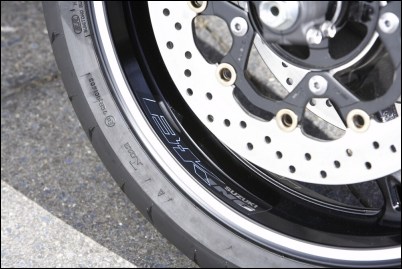 Adhesivo de llanta, rueda delantera para Suzuki GSX1300 B-King BJ. 2008-2011