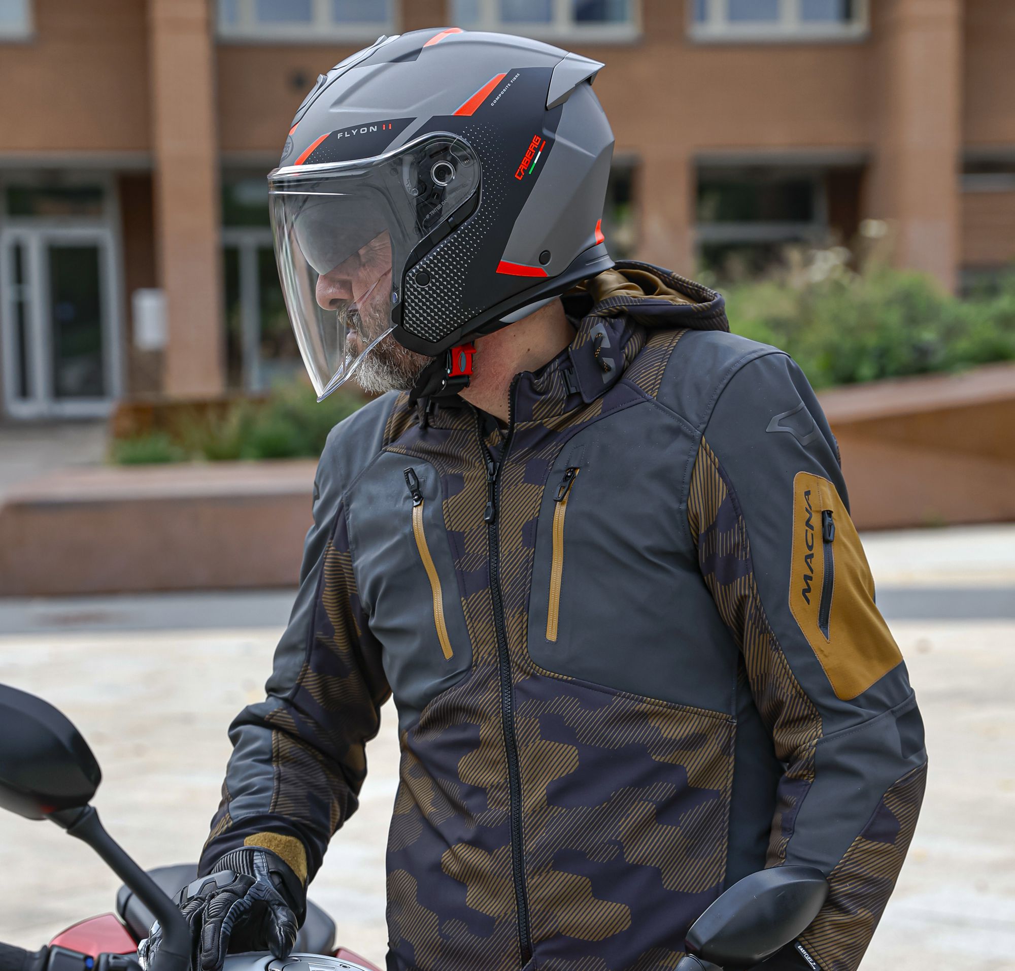 Casco Caberg Flyon Carbon