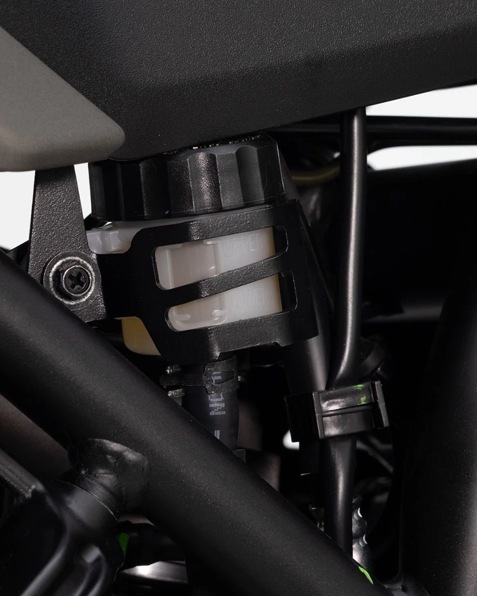 Bremsflüssigkeitsbehälter-Schutz aus Edelstahl schwarz für Yamaha Ténéré 700