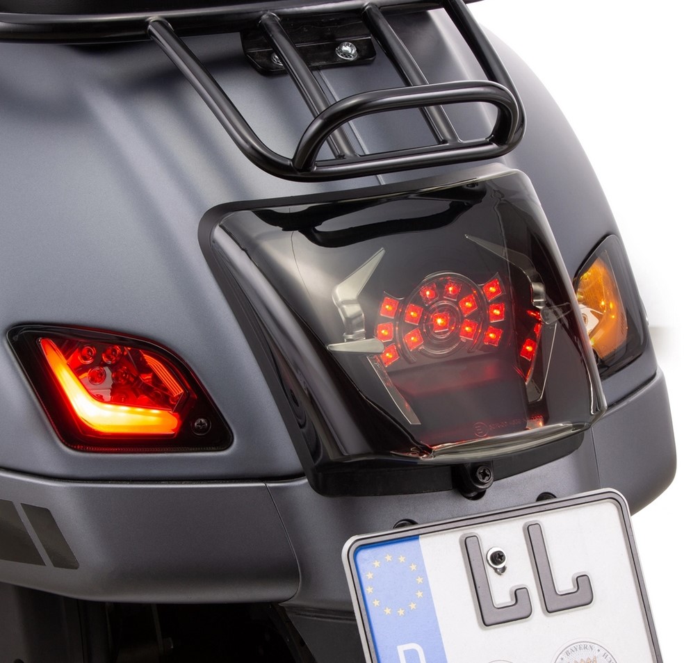 Kit intermitentes traseros izquierdo/derecho para Vespa GTS/GTS Super/GTV 125-300cc ('14-22), tintados