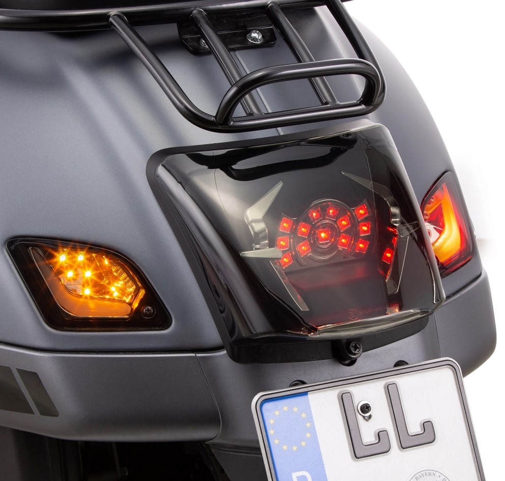 Kit intermitentes traseros izquierdo/derecho para Vespa GTS/GTS Super/GTV 125-300cc ('14-22), tintados