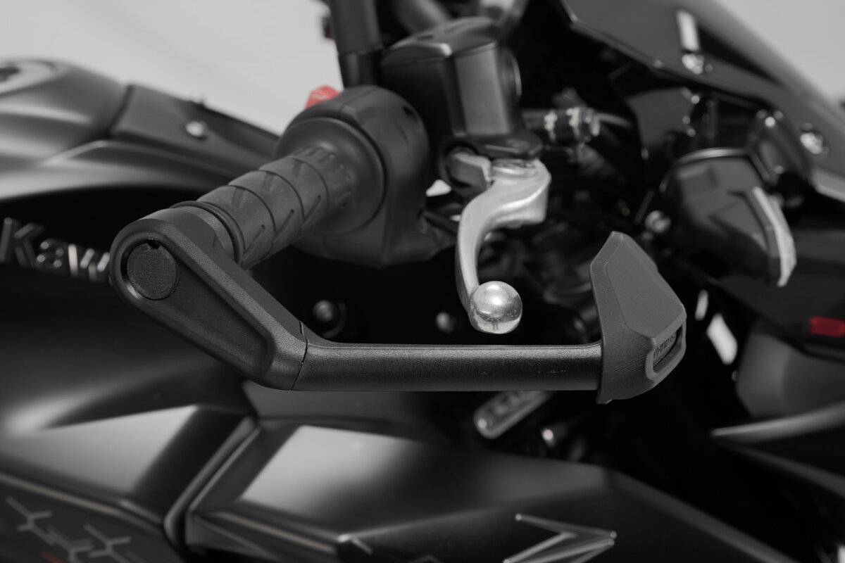 Protector de palanca SW-Motech con deflector de viento para Kawasaki Z 1100 /SE (26-) / Z 650 S (26-)