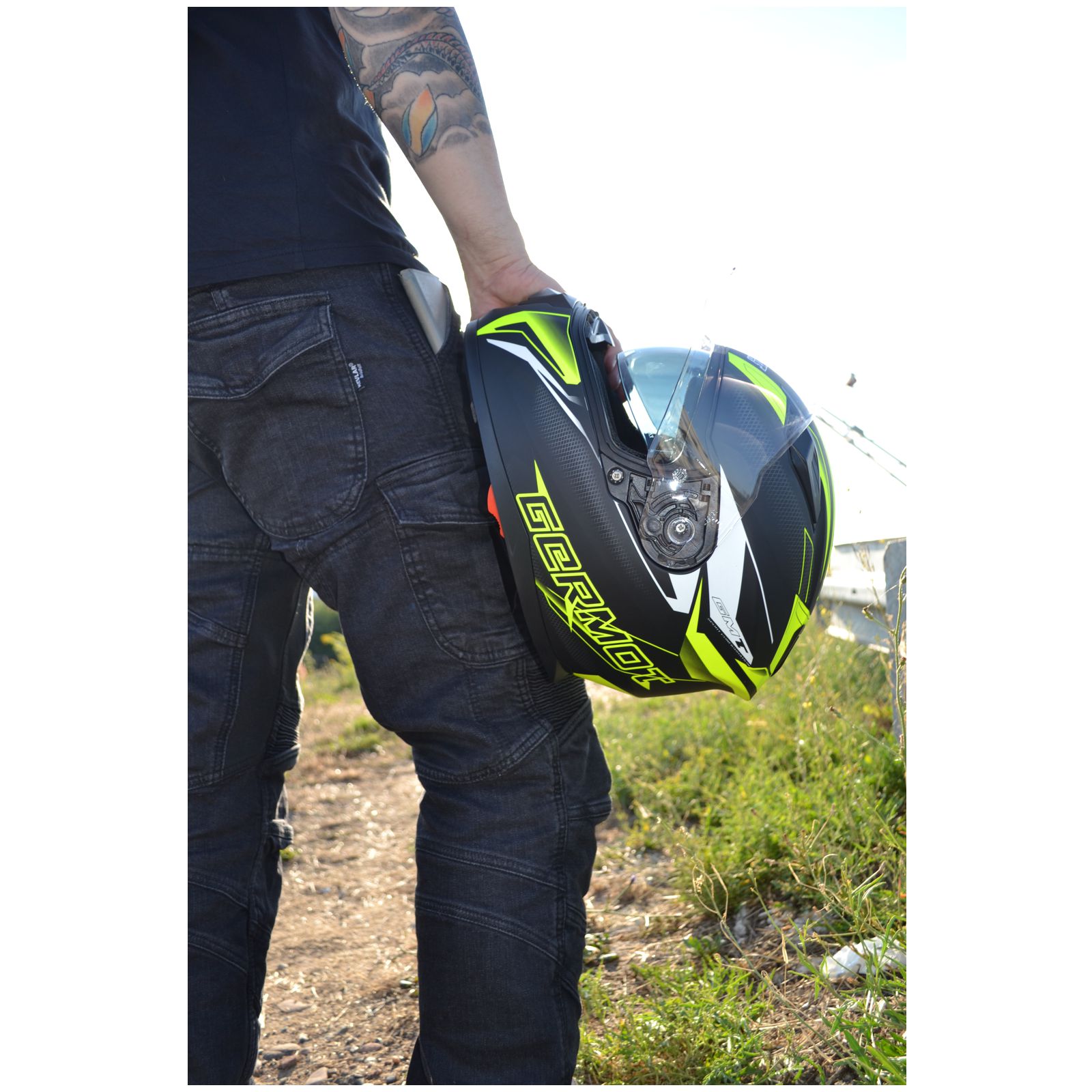 Casco integral Germot GM 330, negro mate/amarillo fluo