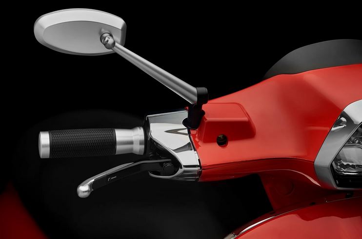 Puños RIZOMA Urlo RS Ø 22/24 mm L 120 mm para Vespa Primavera/Sprint, anodizado plata