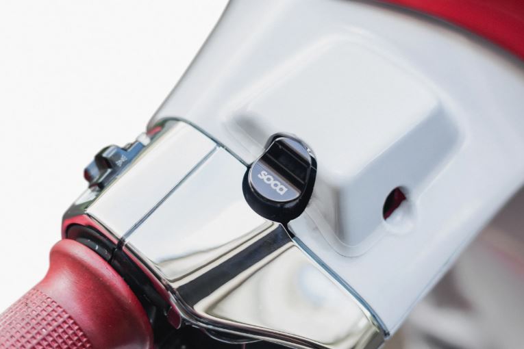 Tapa del orificio del espejo izquierda y derecha SOCA para Vespa Primavera/Sprint/Elettrica 50-150cc, negro