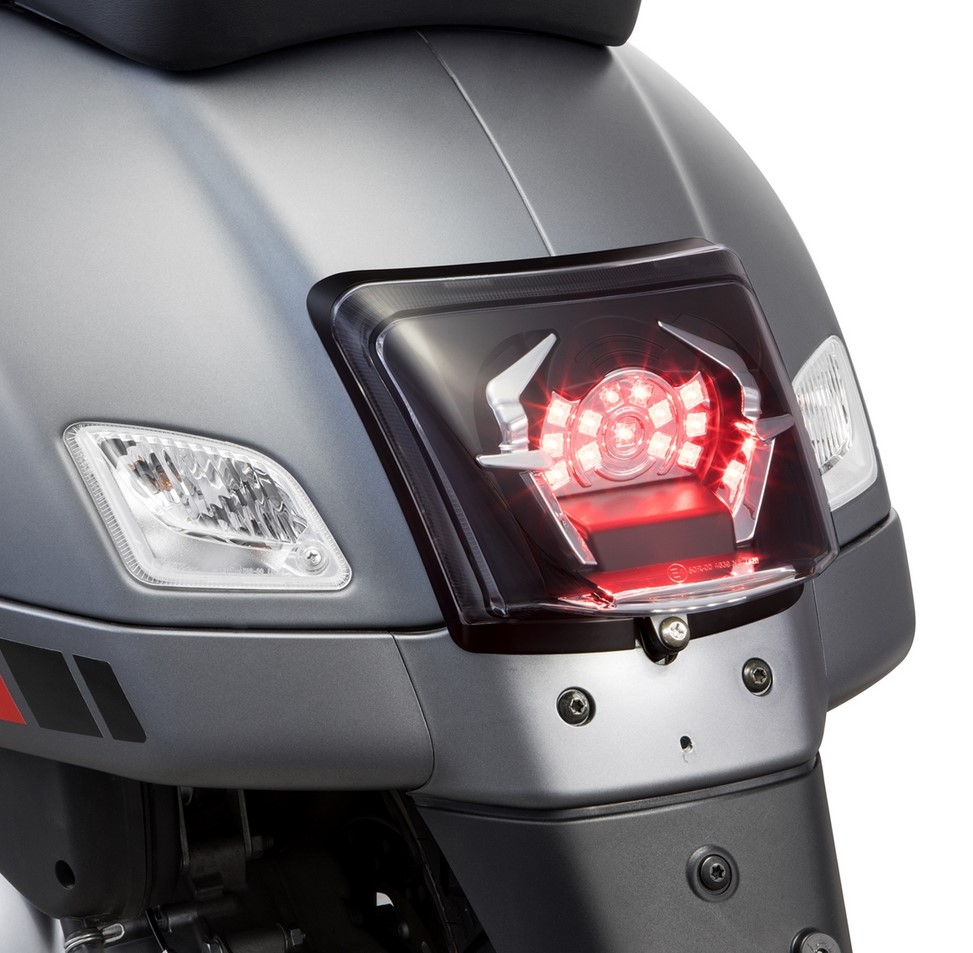 Piloto trasero MK II LED para Vespa GTS/GTS Super/GTV/GT 60 125-300cc (-'13), transparente