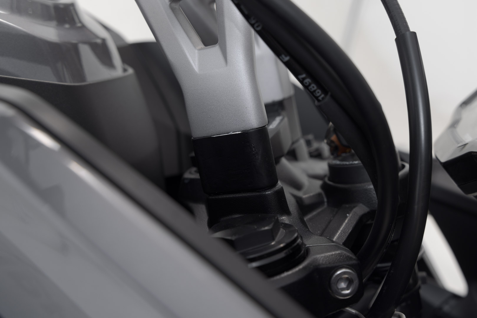 Barra de choque para Aprilia Tuareg 660 (21-) SW Motech