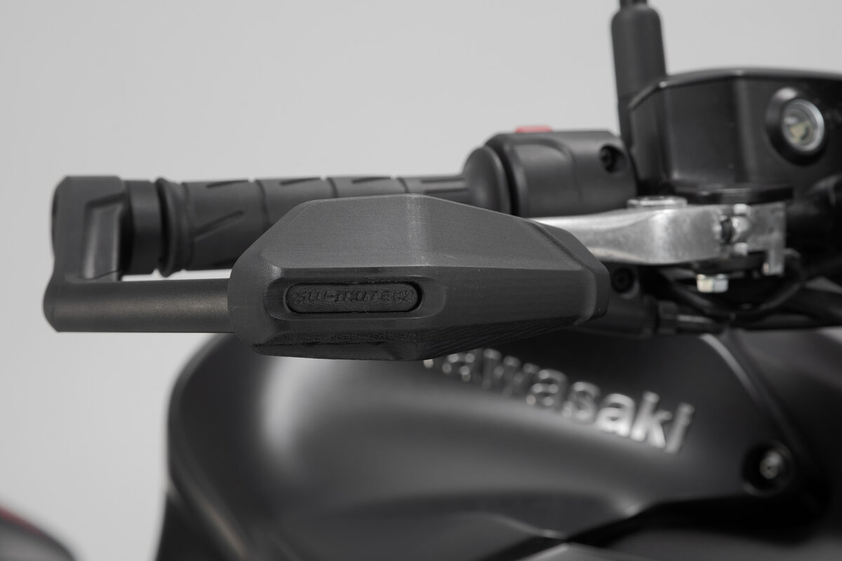 Protector de palanca SW-Motech con deflector de viento para Kawasaki Z 1100 /SE (26-) / Z 650 S (26-)