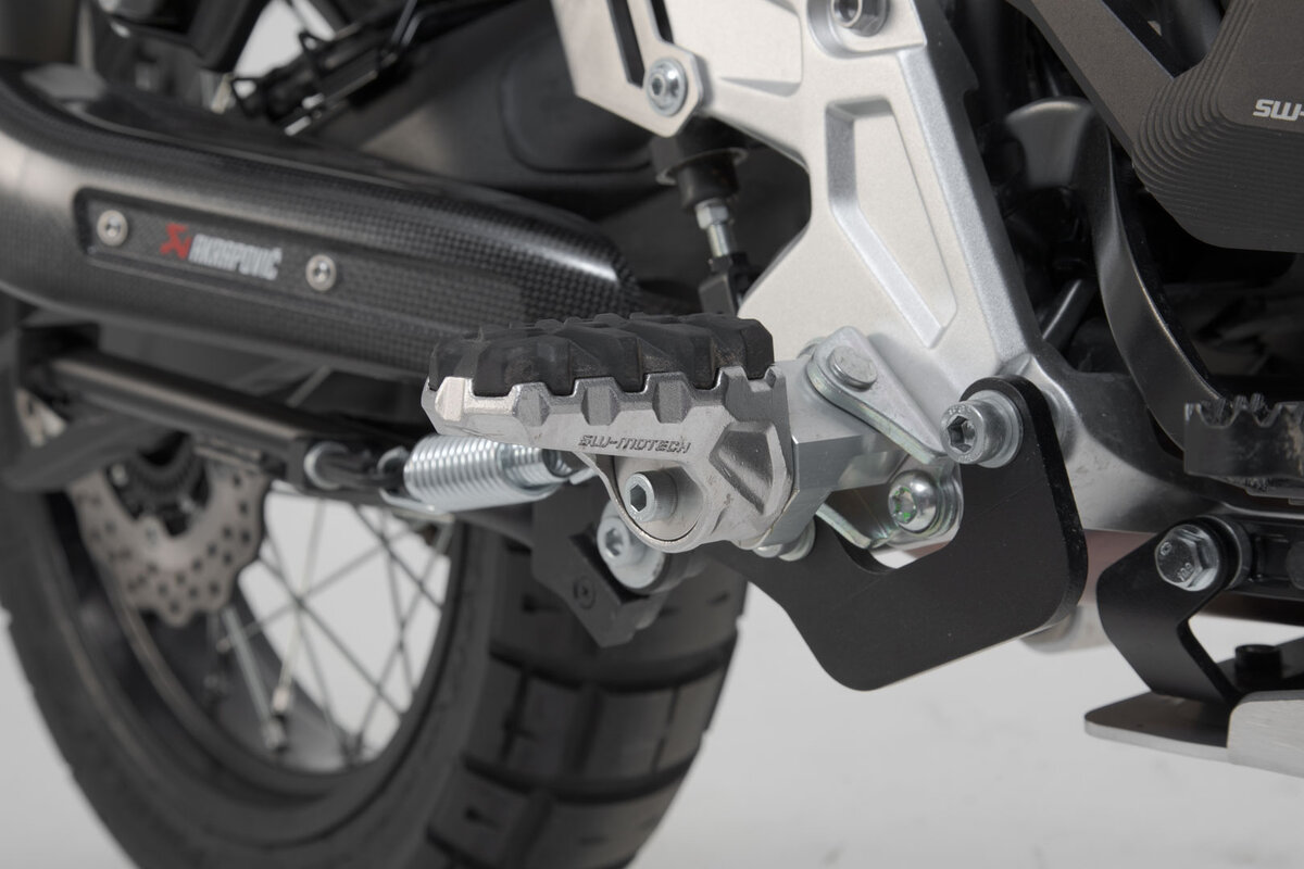 Kit de reposapiés EVO para Aprilia Tuareg 660 (21-)