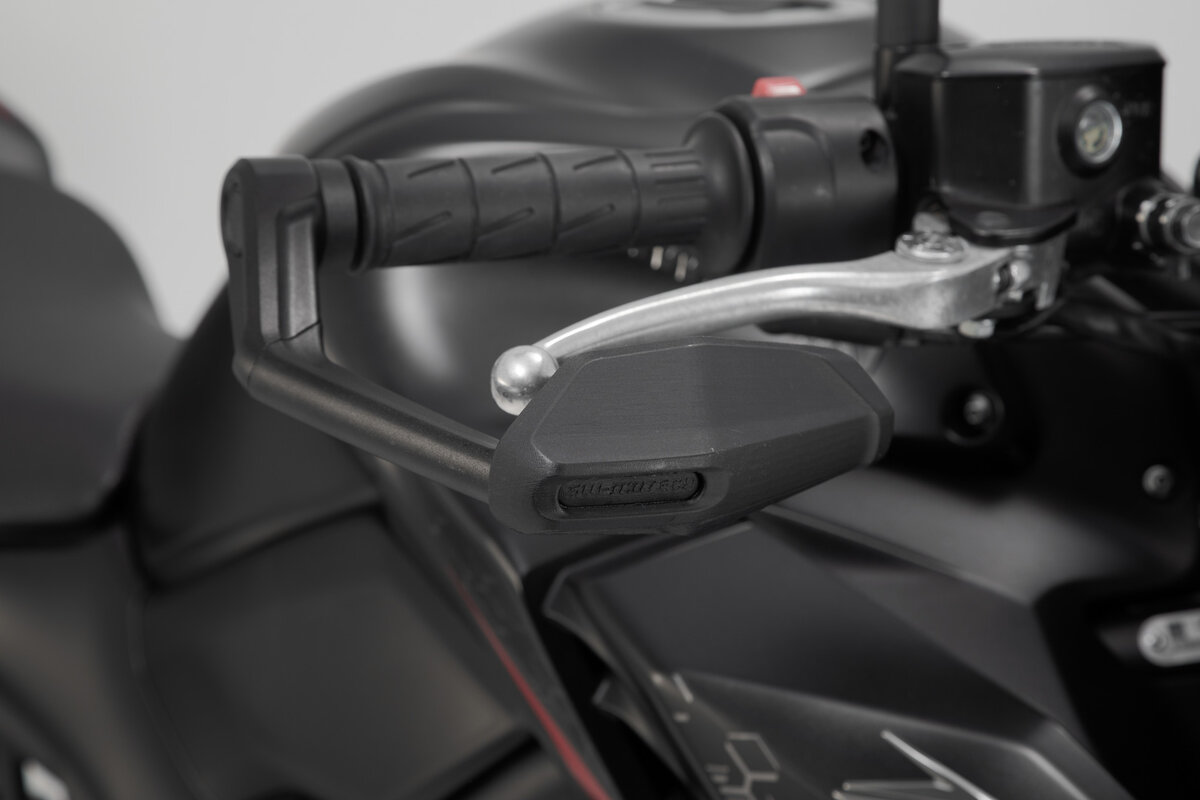 Protector de palanca SW-Motech con deflector de viento para Kawasaki Z 1100 /SE (26-) / Z 650 S (26-)