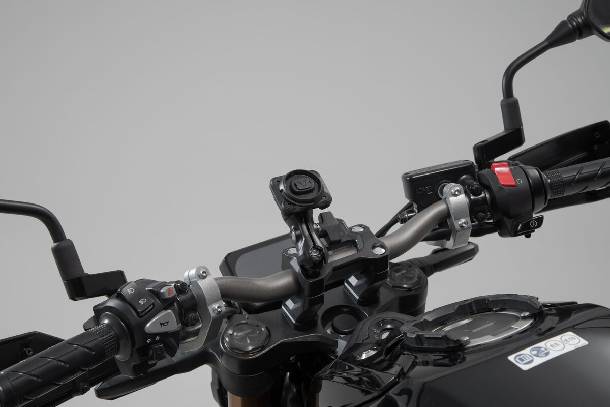 Kit de navegación por satélite universal con soporte para smartphone T-Lock. Incluye brazo de sujeción de 2". Para rosca de manillar/espejo