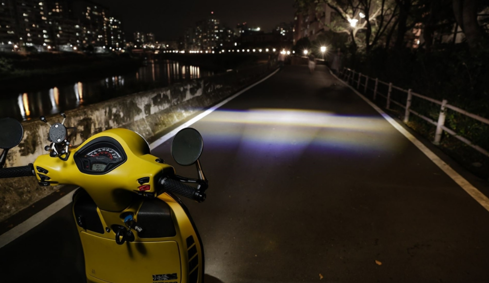 Faro delantero "Black Edition" LED para Vespa GTS/GTS Super/GT/GT L 125-300cc ('03-'18)