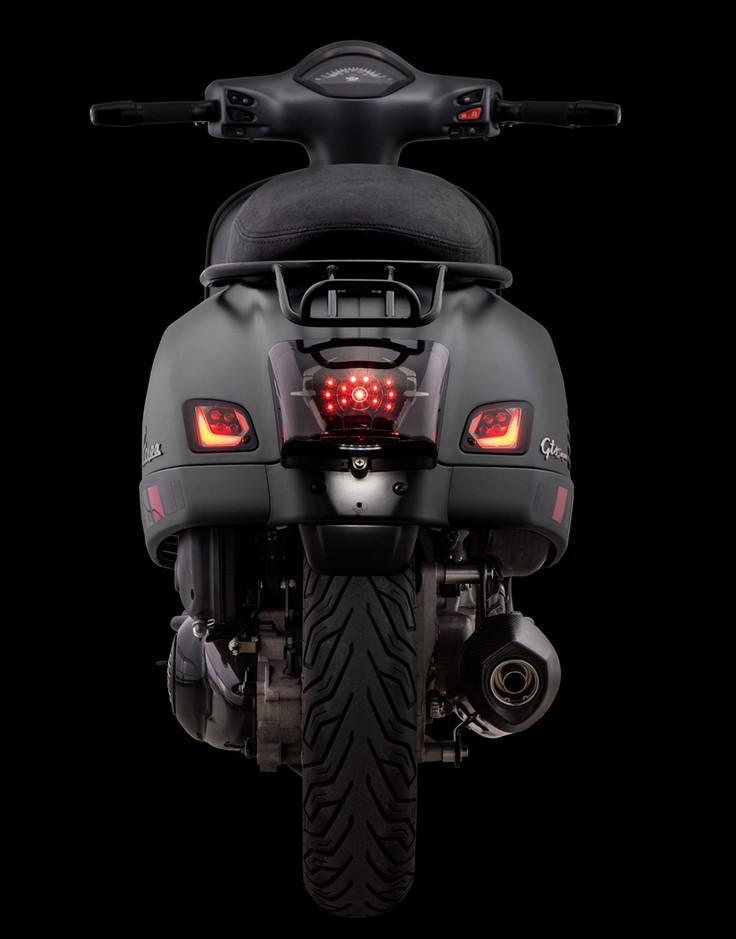 Kit intermitentes traseros izquierdo/derecho para Vespa GTS/GTS Super/GTV 125-300cc ('14-22), tintados