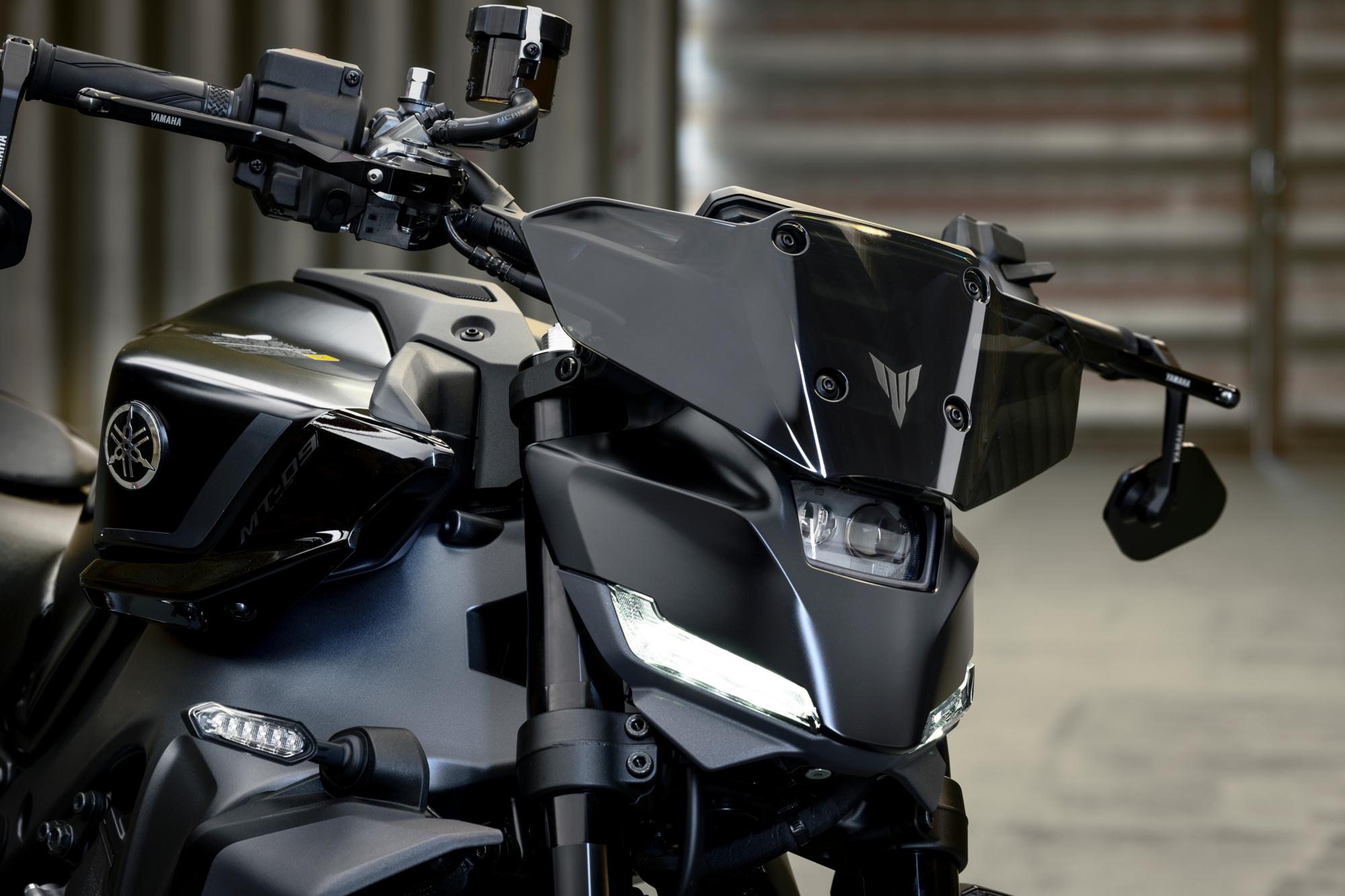 Pequeño parabrisas para MT-09 (24-25) / MT-07 (2025) Original de Yamaha