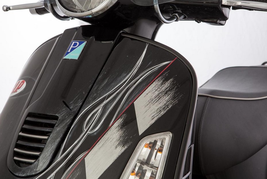 Protector de piernas de tubo mono ranura, izquierda y derecha para Vespa GTS/GTS Super/GTV/GT (- '19), negro mate