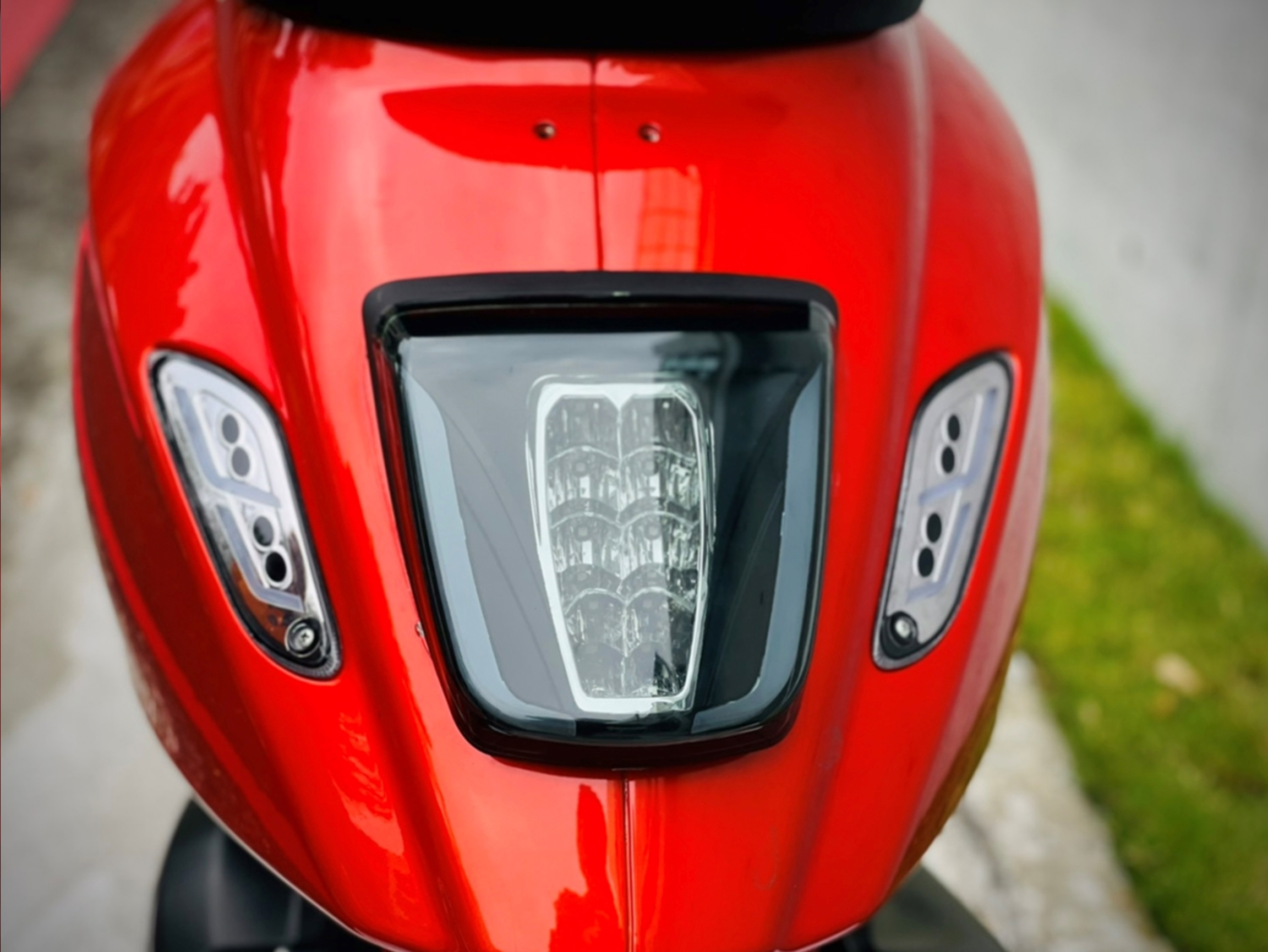 Luz trasera LED Zelioni para Vespa Primavera / Sprint 50-150ccm