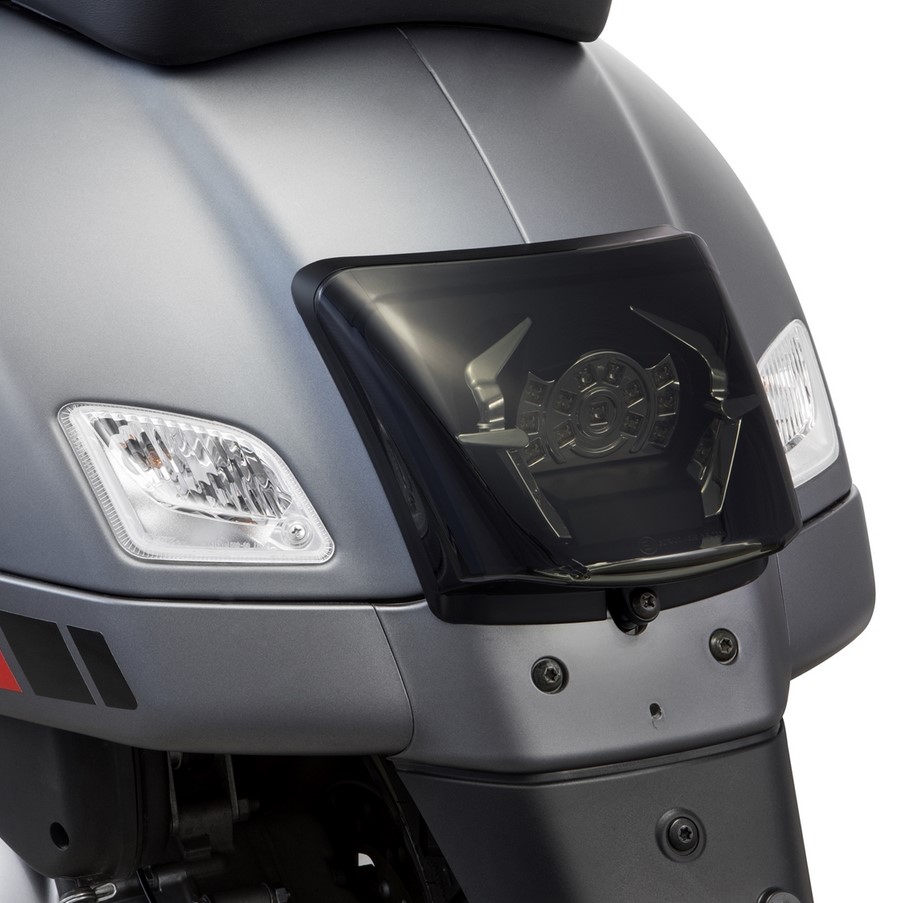 Conversión de faro trasero para Vespa GTS/GTS Super/GTV 125-300cc ('14-'18), negro mate