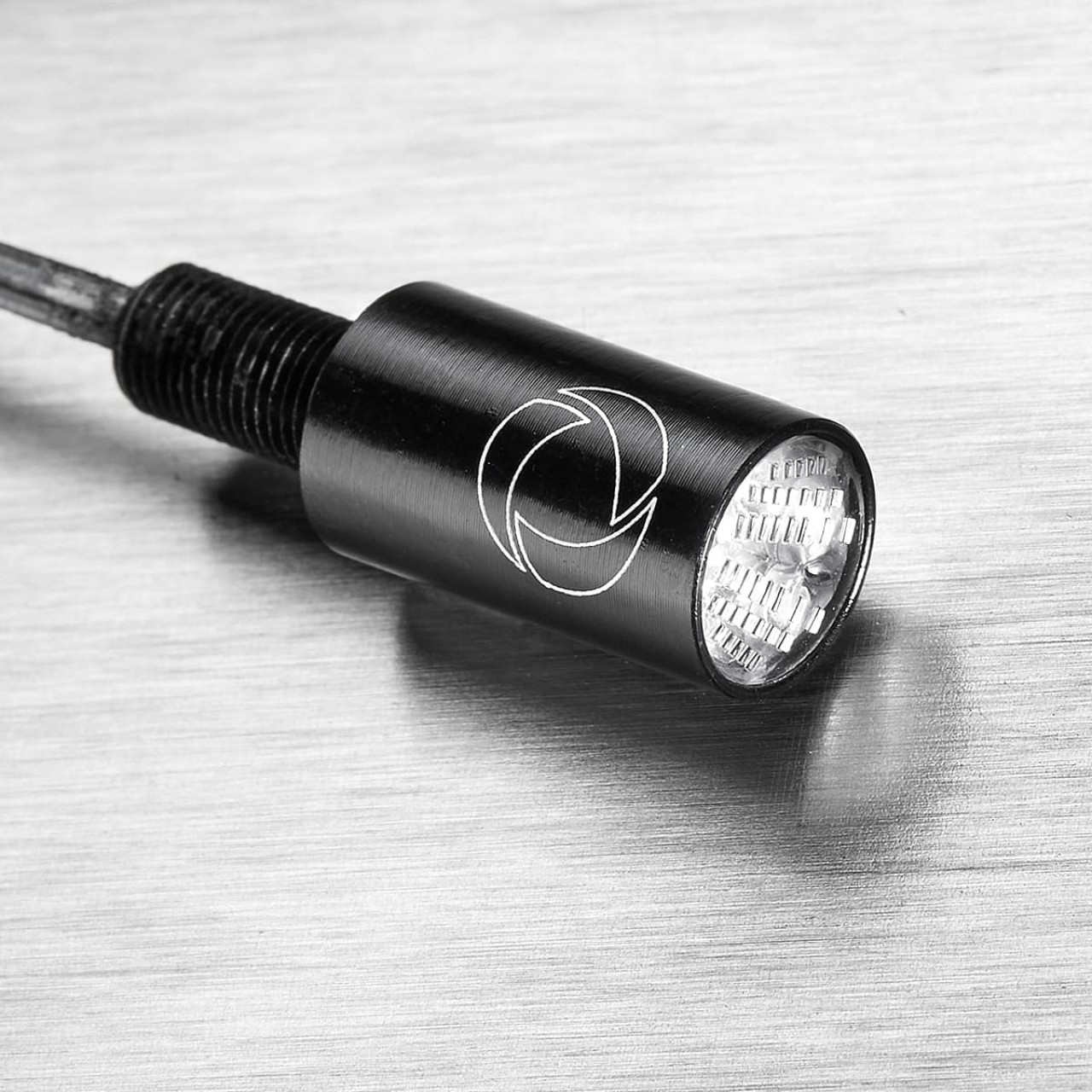 Indicador Kellermann, luz trasera y de freno, Atto DF Integral, aluminio, LED, HL/HR 12 V, negro brillante
