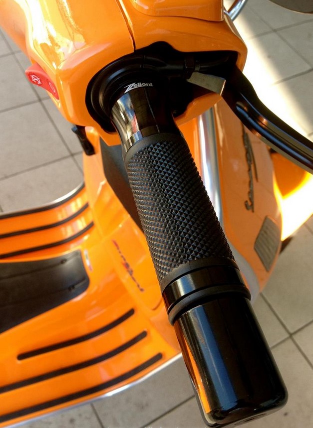 Puños ZELIONI para Vespa GTS/GTS Super/GT/GT L 125-300cc, negro