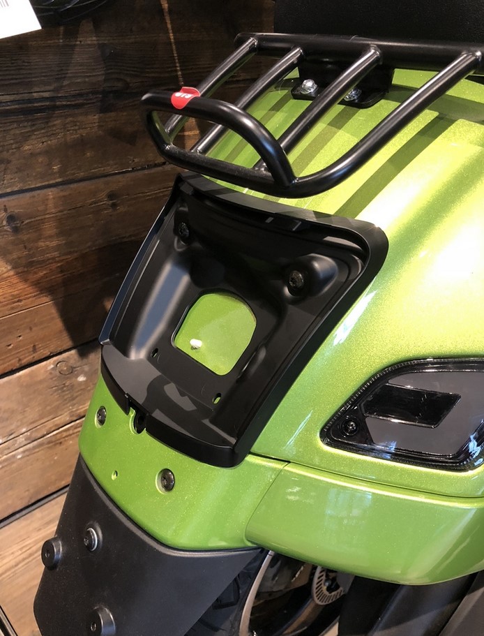 Conversión de faro trasero para Vespa GTS/GTS Super/GTV 125-300cc ('14-'18), negro mate