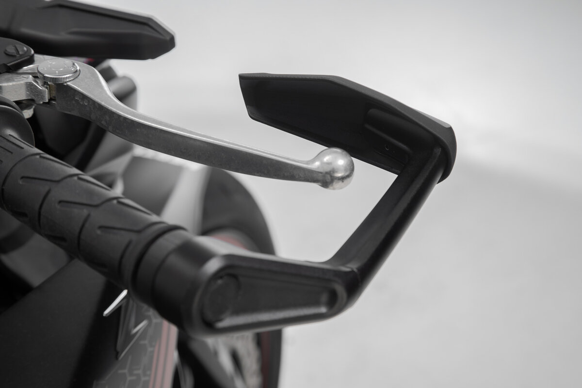 Protector de palanca SW-Motech con deflector de viento para Kawasaki Z 1100 /SE (26-) / Z 650 S (26-)