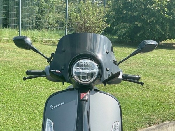 Parabrisas ERMAX Piccolo H 300 mm para Vespa GTS/GTS Super/GT L (-22), negro