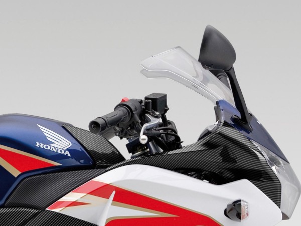 Tapa del depósito original de la Honda CBR125R, aspecto de carbono