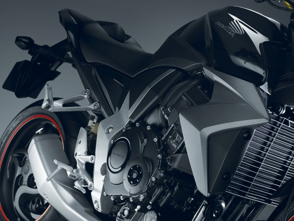 Carenado original de la Honda CB 1000 R, aspecto de titanio