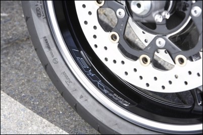 Adhesivo de llanta, rueda delantera para Suzuki GSX1300 B-King BJ. 2008-2011