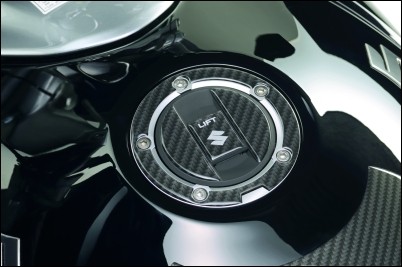 Protector del tapón del depósito, aspecto de carbono para Suzuki GW250 Inazuma BJ. 2013-2015