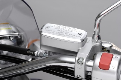 Tapa del cilindro de freno para Suzuki C1800R BJ. 2008-2012/ C1500T BJ. 2013-2016/ M1500 BJ. 2009-2010/