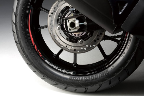 Suzuki Rim Decor V-Storm 1050 Llanta trasera 17 rojo