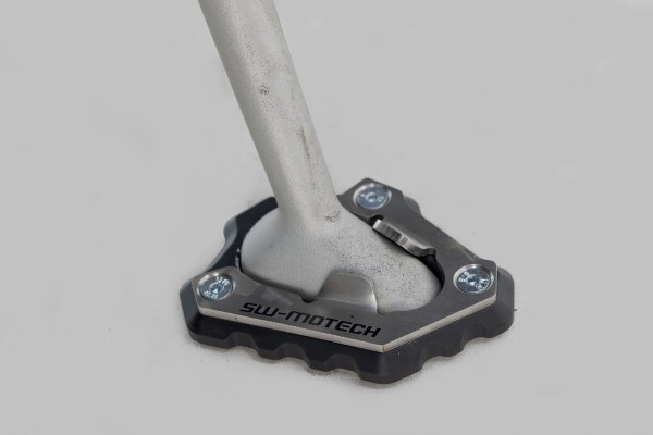 Extensión de pie de caballete lateral SW-Motech para Triumph Speed Triple 1200 RS