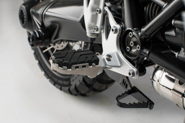 SW-Motech Estriberas regulables ION, acero inoxidable, para BMW R nineT Scrambler /Urban - SW Motech