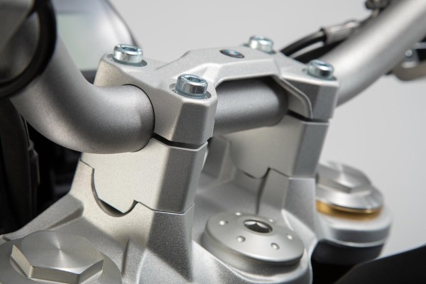 SW-Motech Elevador de manillar, plata para manillar Ø 22 mm, H=30 mm para BMW F 750 GS - SW Motech