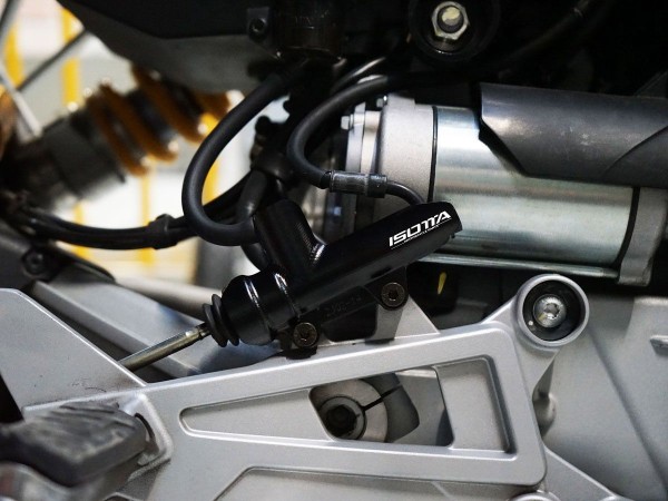 Protección para la bomba del cilindro de freno trasero para Moto Guzzi V100 Mandello S / Stelvio 1000